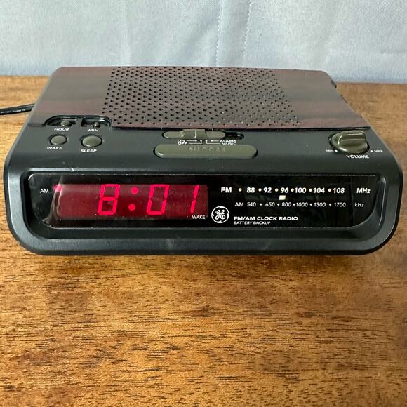 Vintage EUC Retro GE Alarm Clock AM/FM Radio 7-4313B Woodgrain Working Tested - Picture 7 of 10
